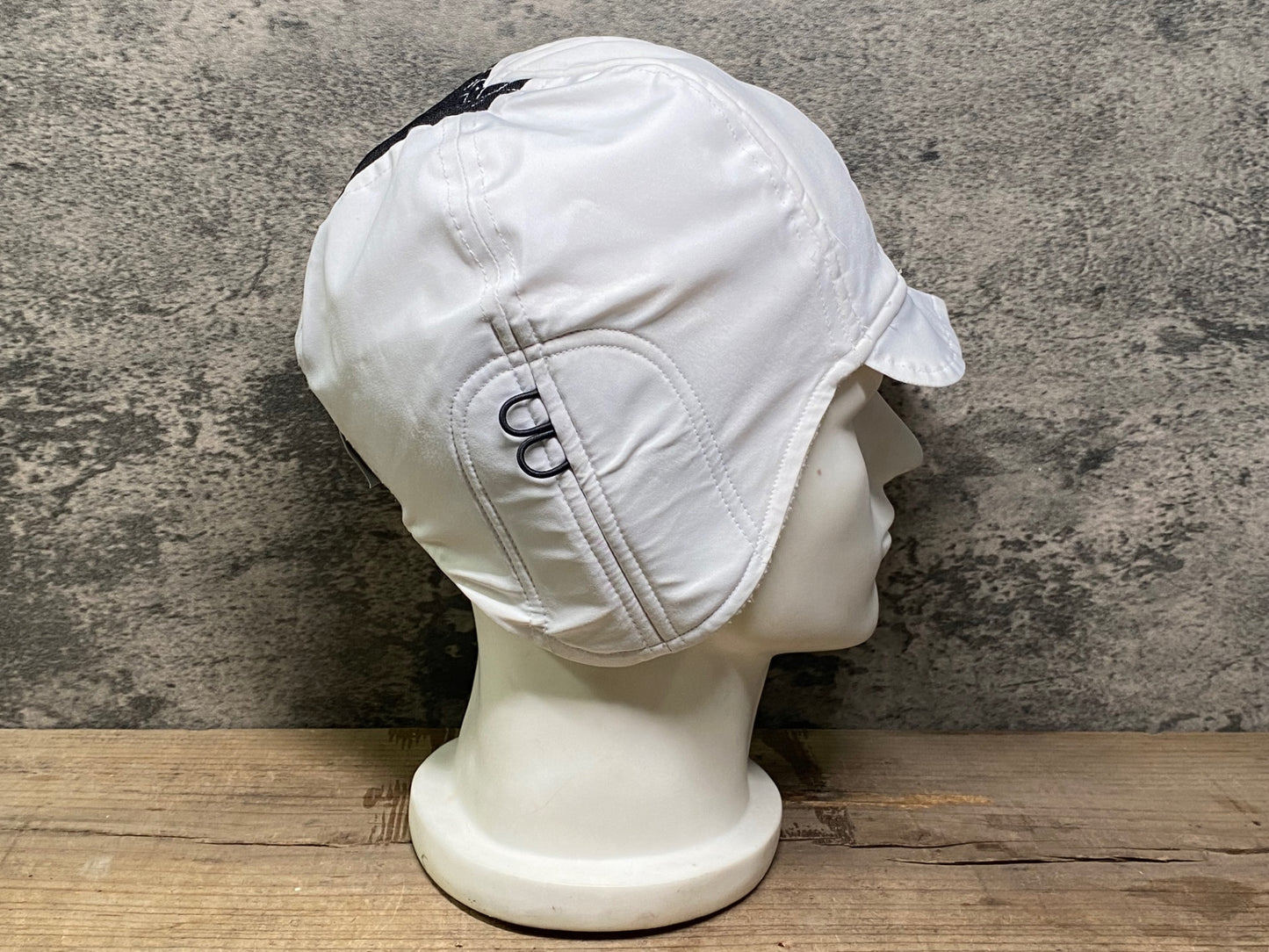 IW508 アソス Assos WINTER サイクルキャップ 白 フリーサイズ 裏起毛