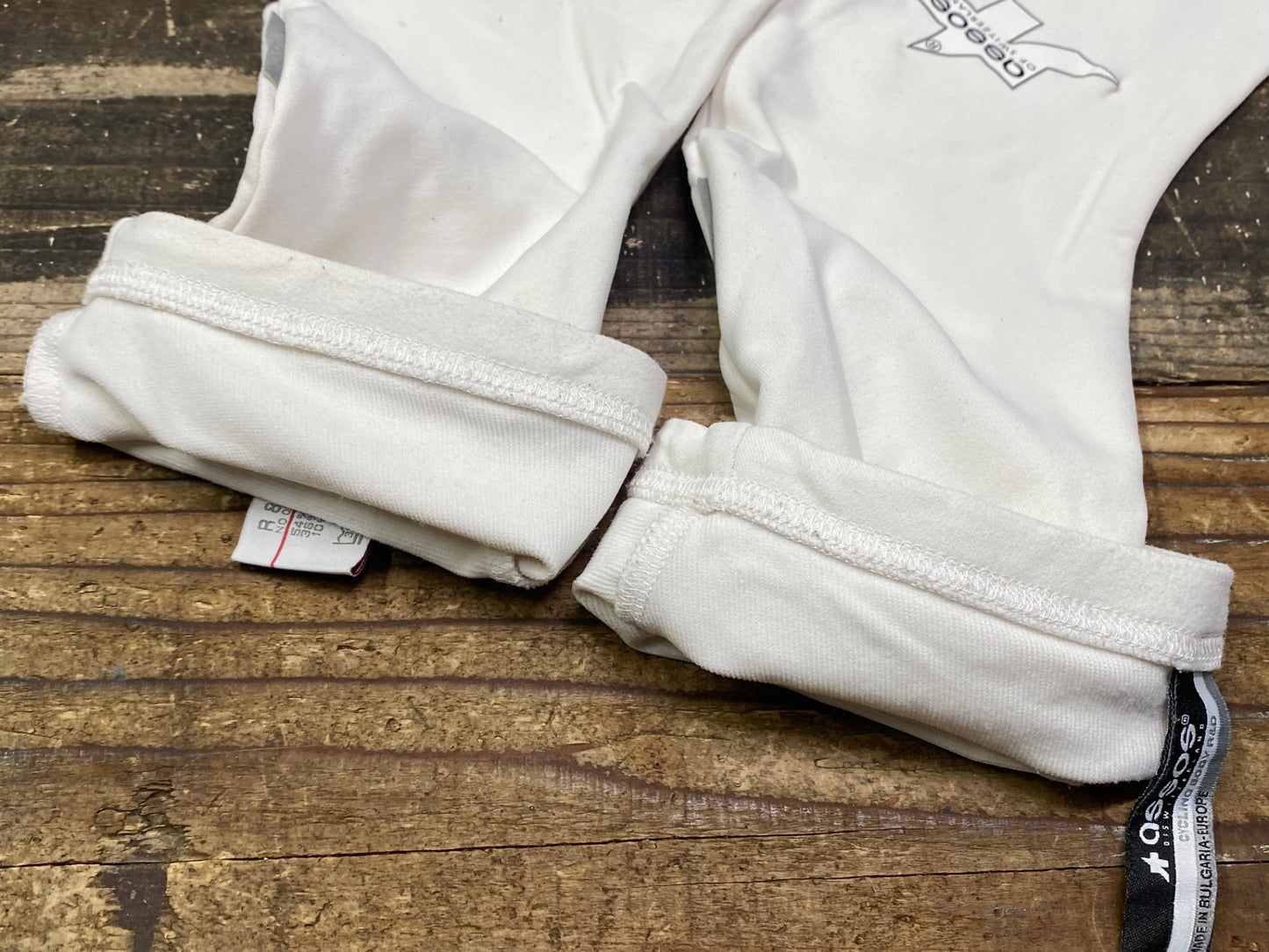 IR946 アソス assos アームカバー 白 SIZE2