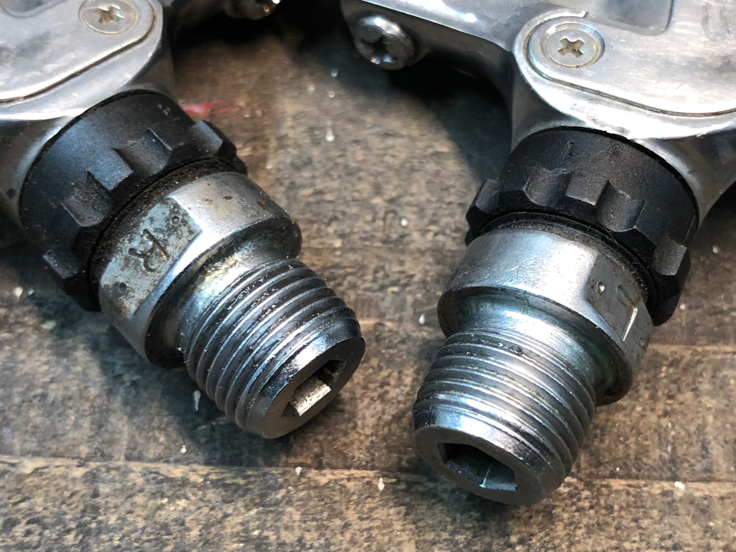 IR503 シマノ SHIMANO 105 PD-5700 ビンディングペダル SPD-SL