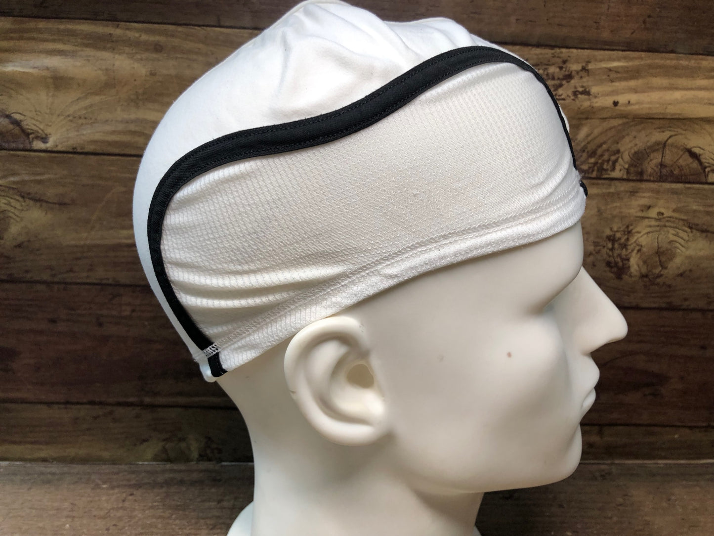 IN382 アソス Assos ビーニーキャップ 白