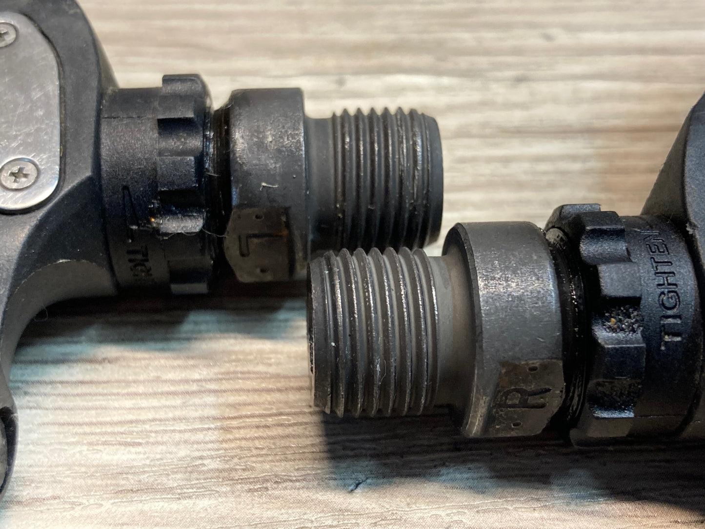IU435 シマノ SHIMANO PD-R550 ビンディングペダル SPD-SL