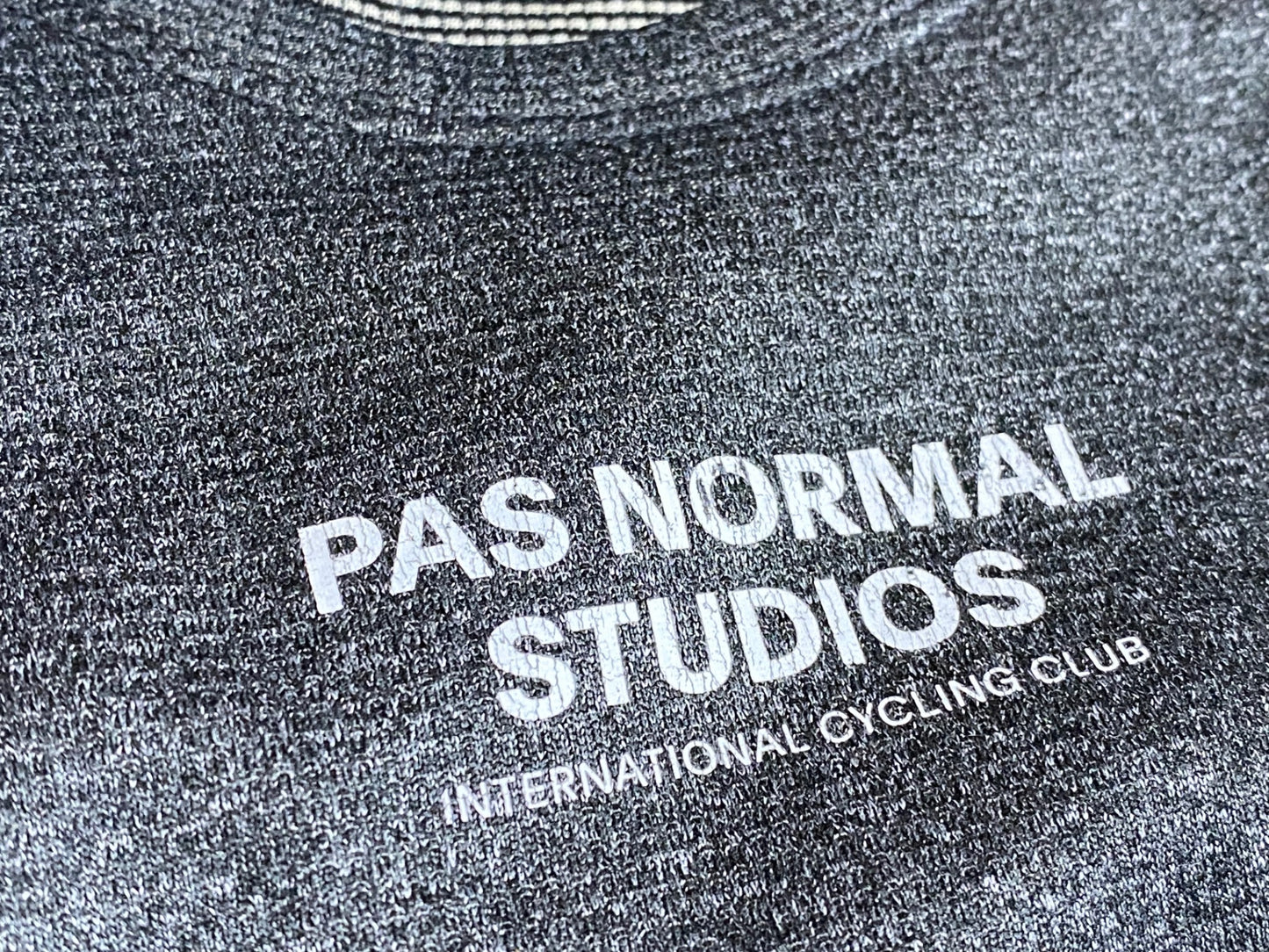 IU947 パスノーマルスタジオ PAS NORMAL STUDIOS 半袖 べースレイヤー グレー S POLARTEC