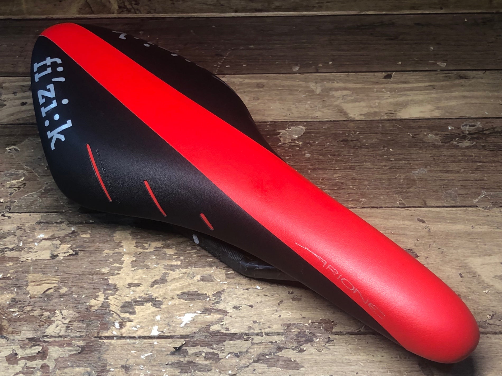 Fizik フィジーク アリアンテ R3 レッド fizik⁄フィジーク)2018 カラーエディション ALIANTE R3 forブル WHI