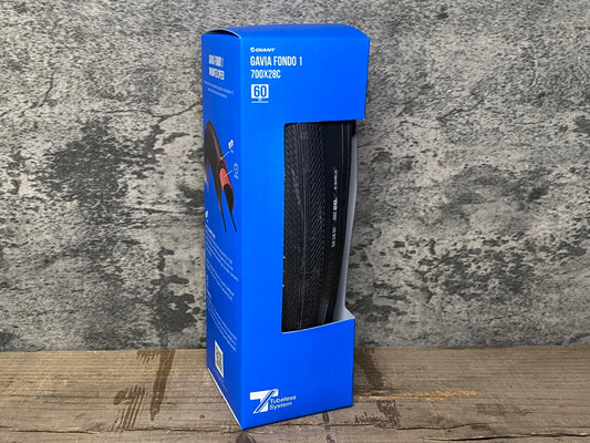 IV702 ジャイアント GIANT GAVIA FONDO 1 700x28C タイヤ