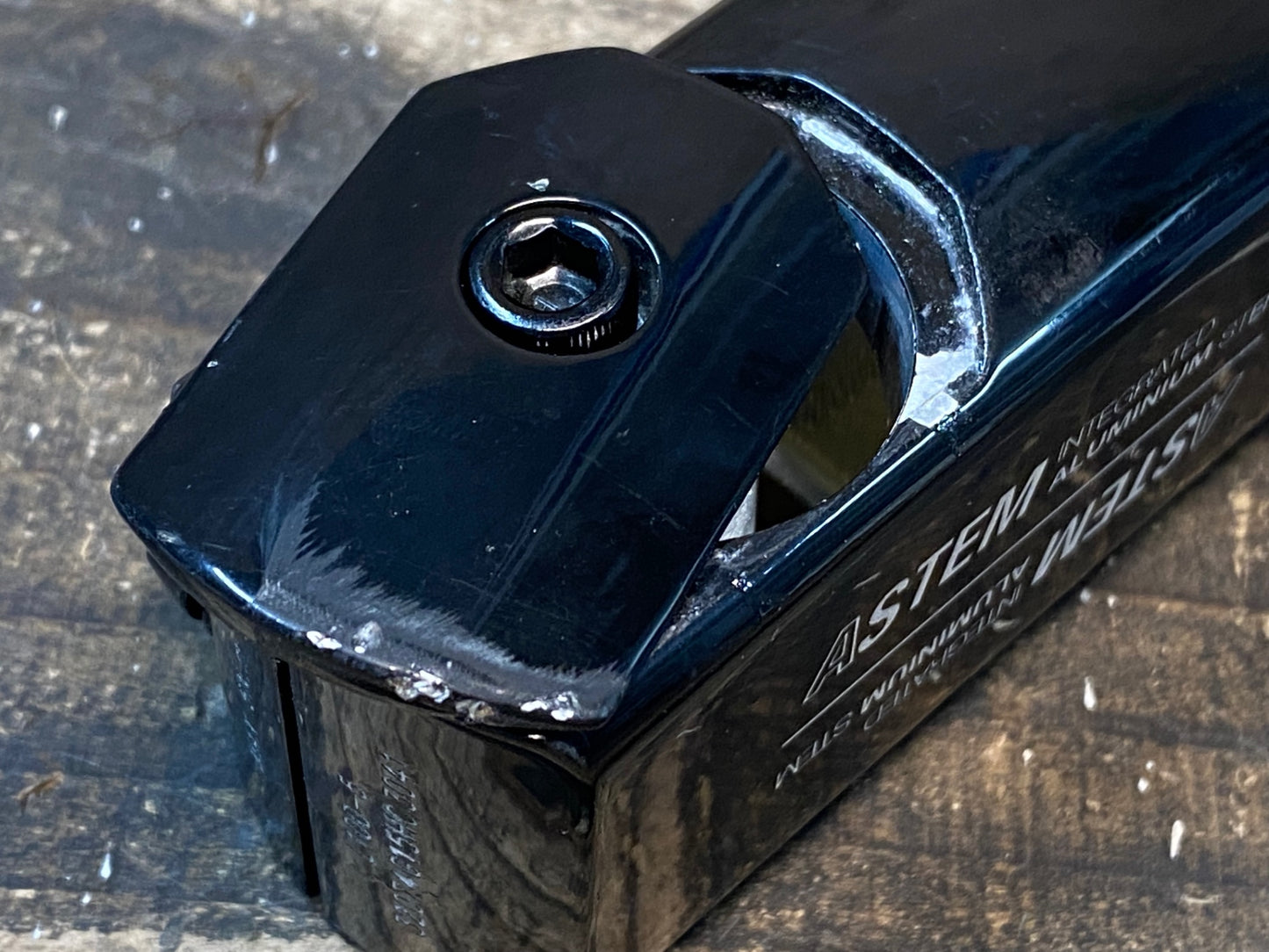 IU437 ルック LOOK A-STEM 100mm Φ31.8 艶あり トップキャップ プレッシャーアンカー付属