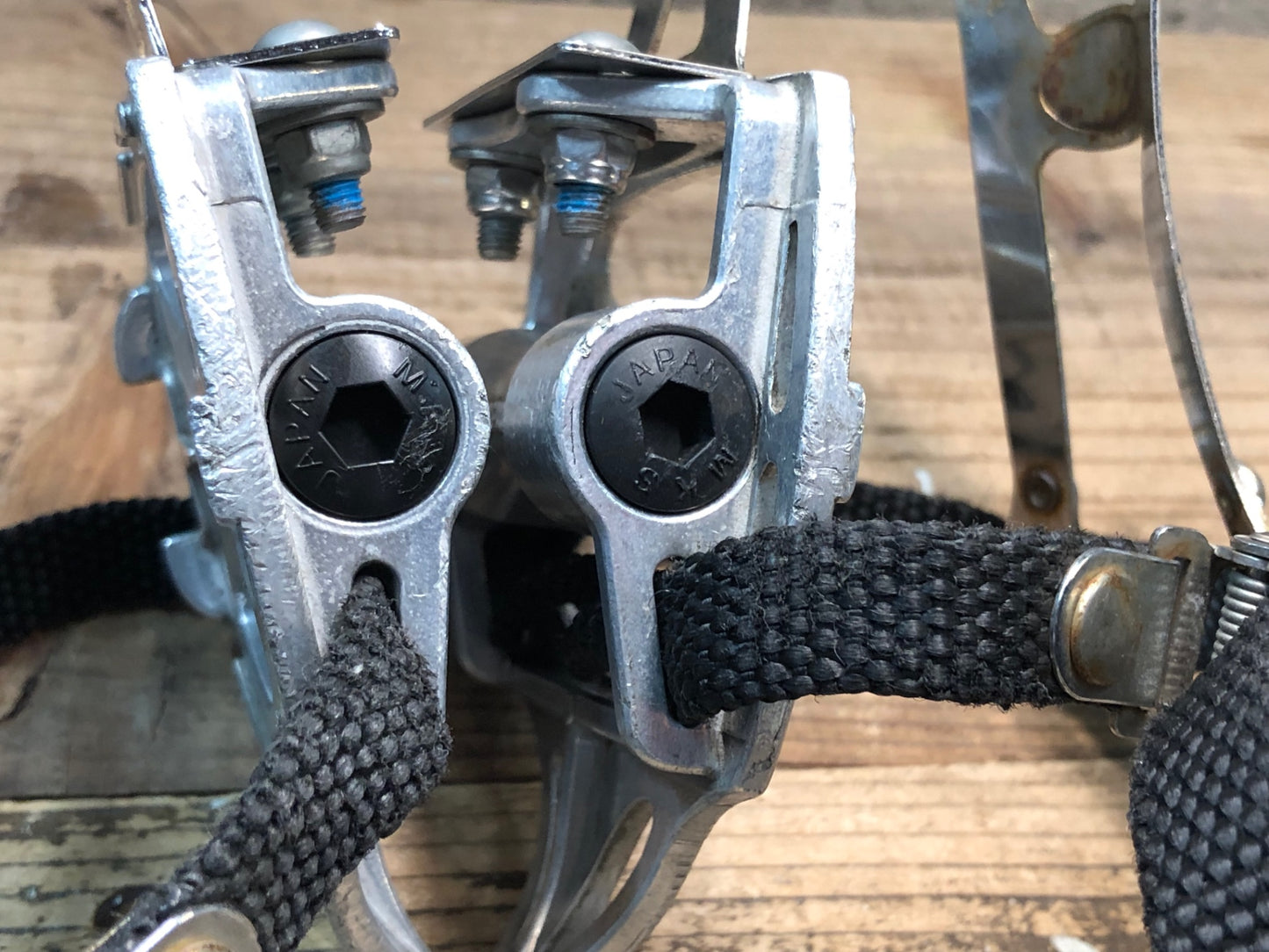 HZ337 三ヶ島ペダル MKS アーバンプラットフォーム Urban Platform フラットペダル シルバー トゥークリップ付属