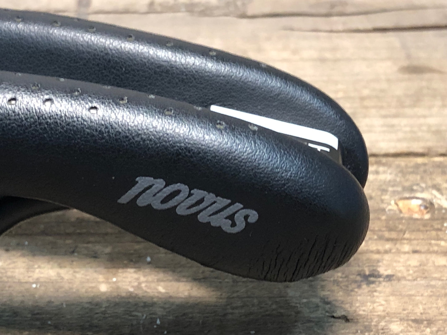 IQ415 セライタリア selle ITALIA NOVUS BOOST GRAVEL サドル Ti316レール 黒