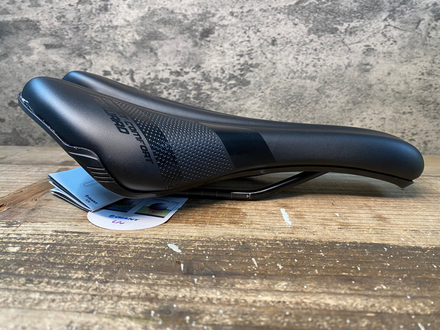 IV999 ジャイアント GIANT CONTACT COMFORT FORWARD SADDLE サドル 黒 クロモリ