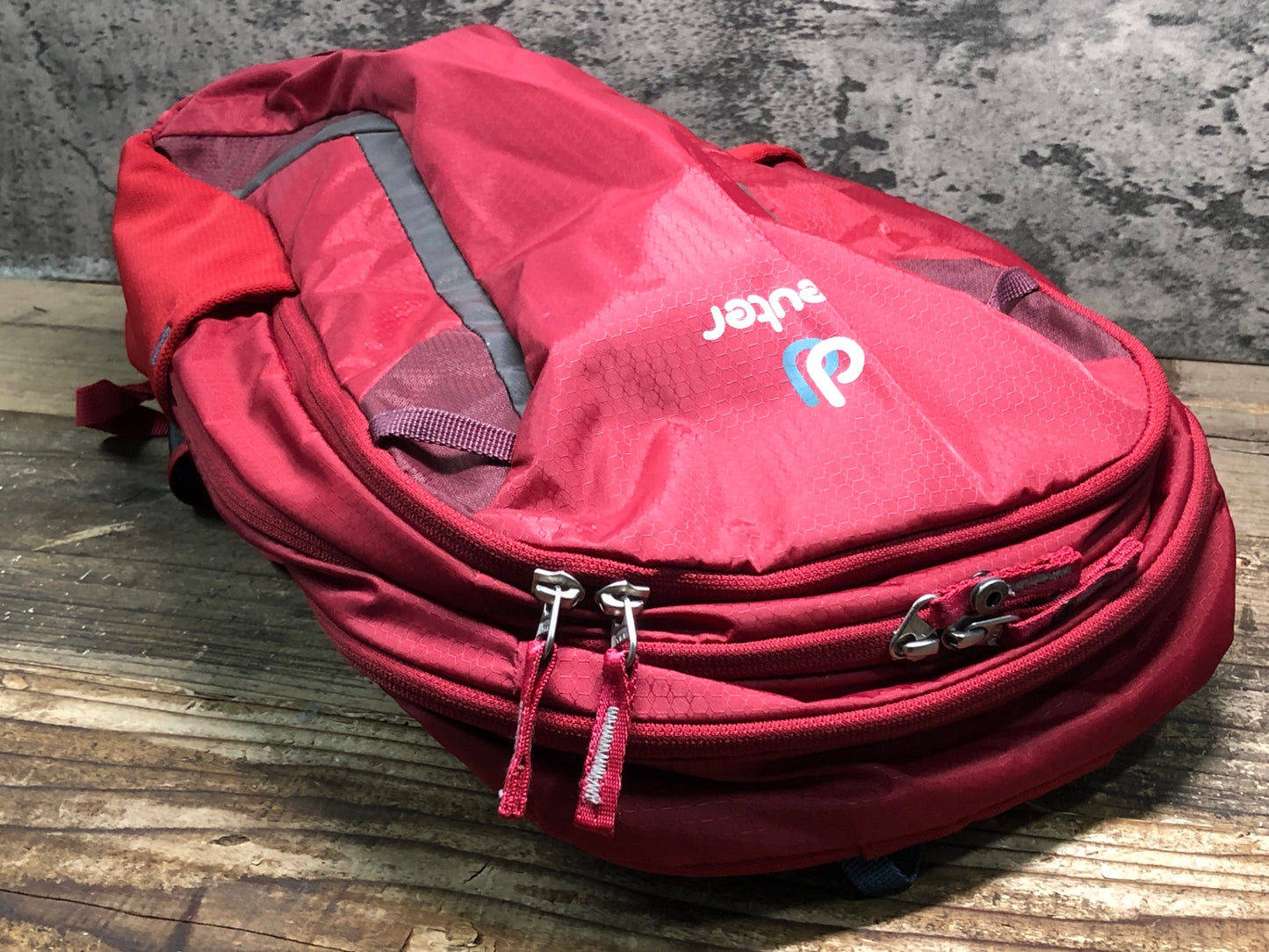 IV546 ドイター deuter RACE EXP AIR 14+3 リュックサック バックパック 赤