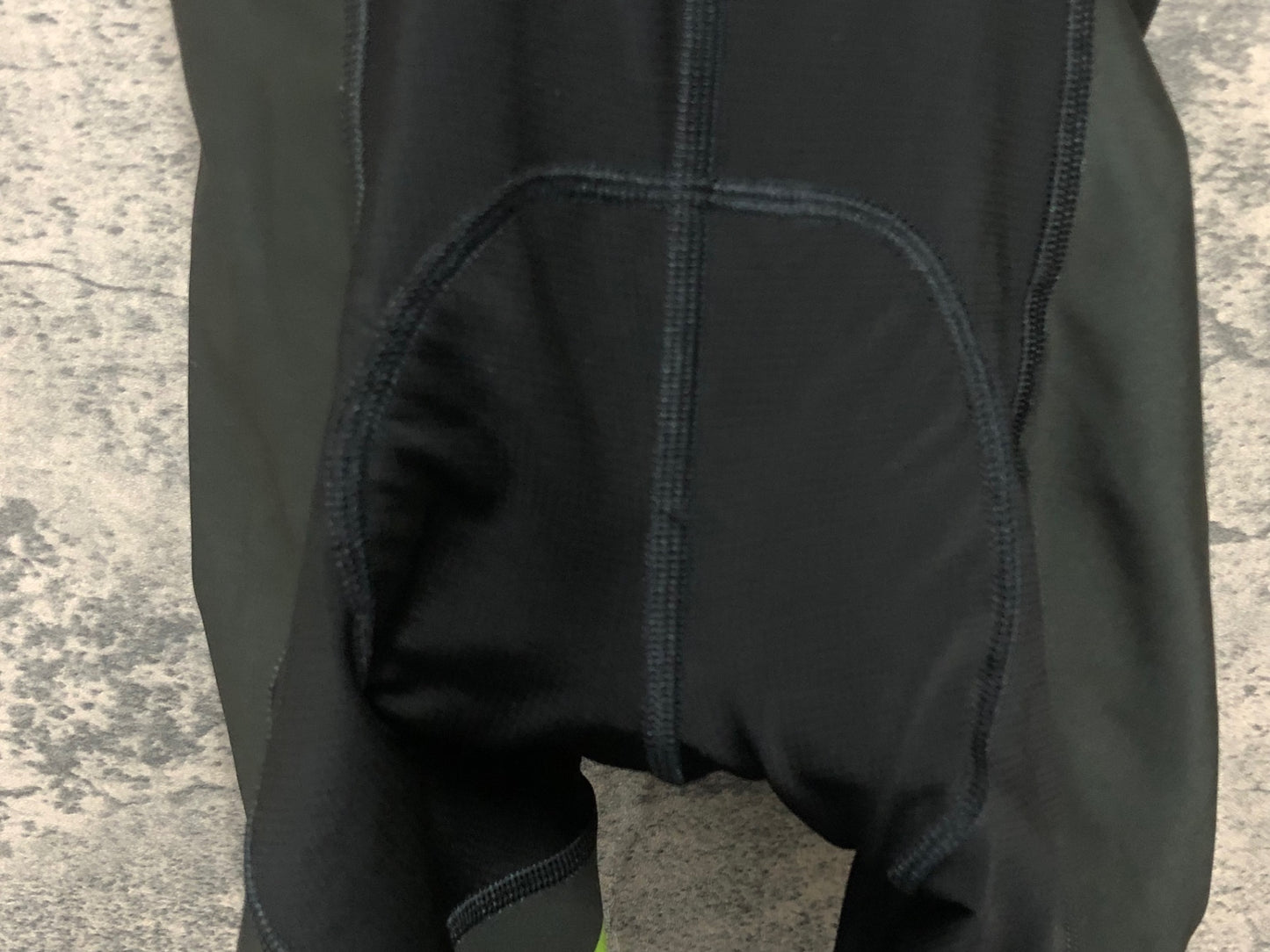 IW574 CCN デヴェル DEVEL ビブタイツ 黒黄緑 L