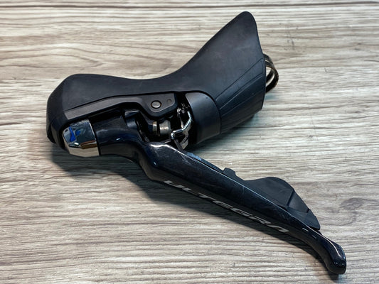 IU893 シマノ SHIMANO アルテグラ ULTEGRA ST-R8020 STIレバー 11S 右のみ