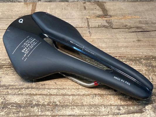 IY527 プロロゴ prologo NAGO R4 PAS サドル 黒 147mm TiroXレール