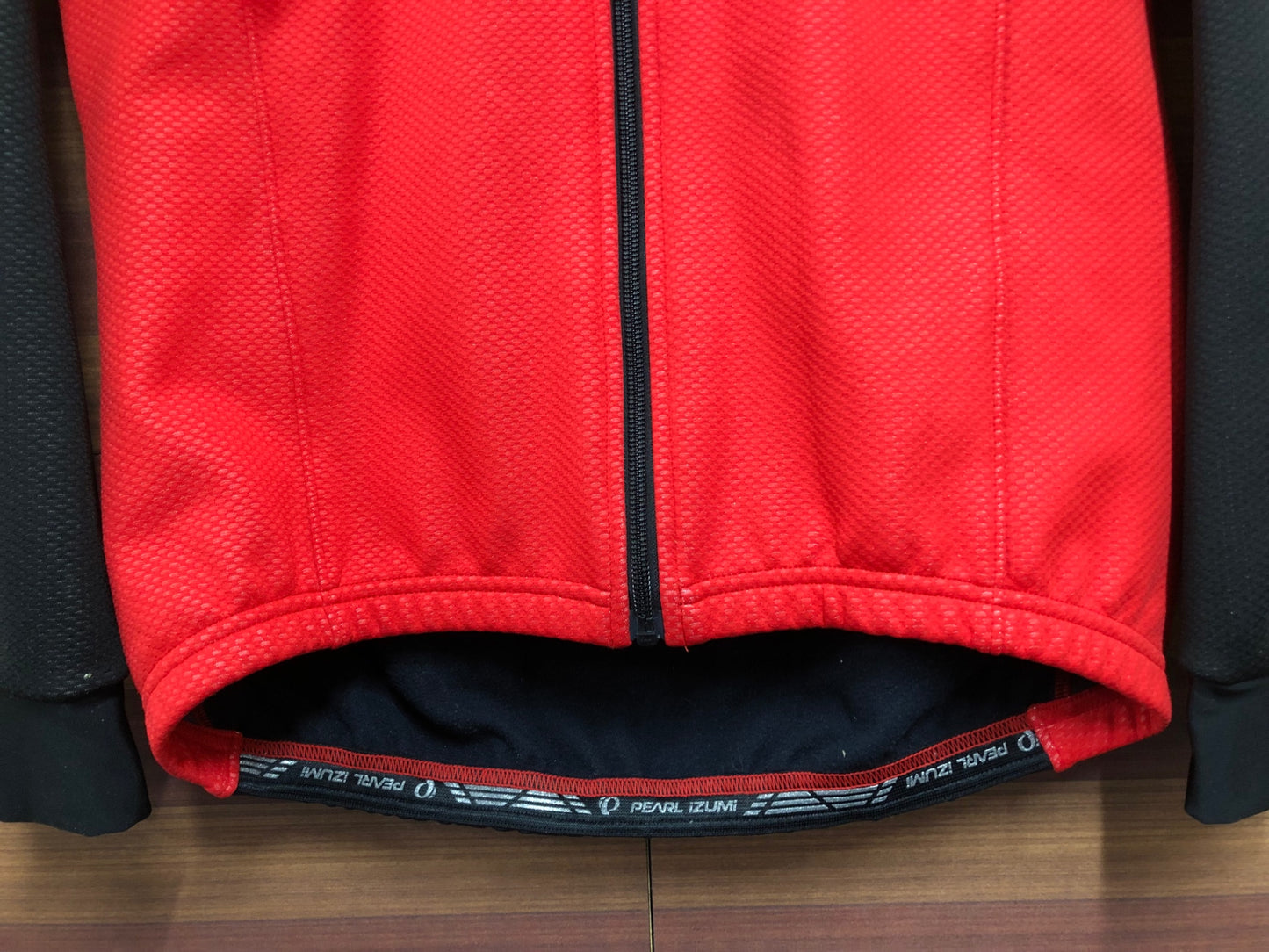 IP249 パールイズミ PEARL iZUMi 長袖 サイクルジャケット 黒 赤 M 裏起毛 WINDBREAK
