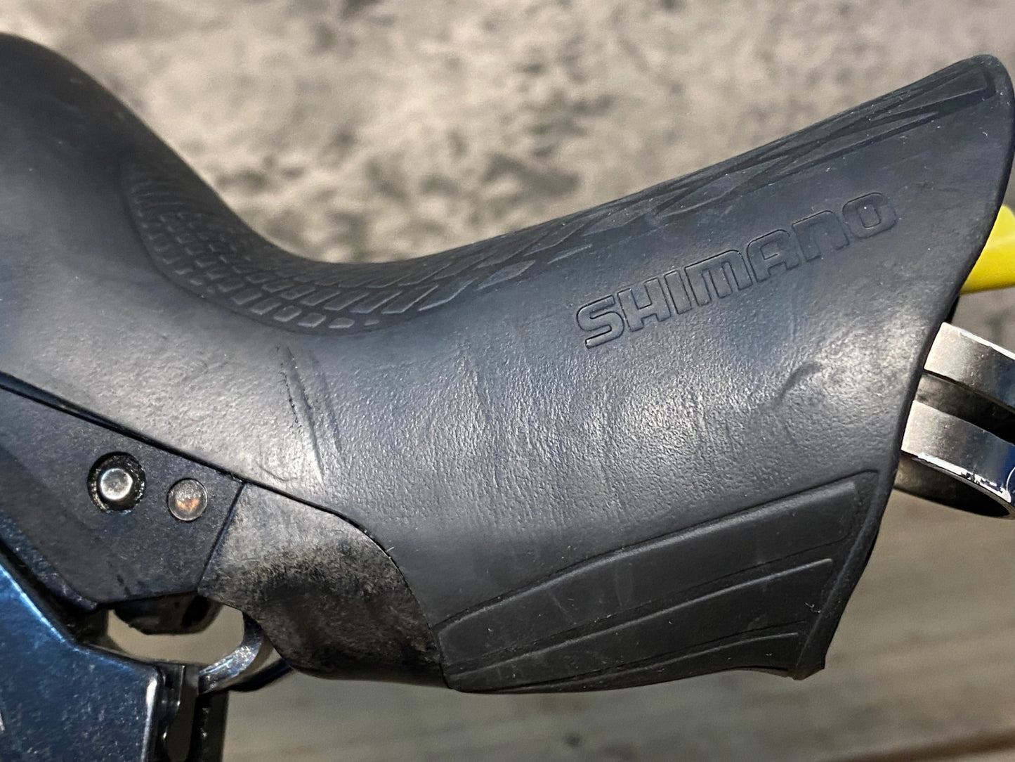 IP891 シマノ SHIMANO アルテグラ ULTEGRA ST-R8020 STIレバー 左右セット ガリ傷 ※左レバー固定付近クラックありの為ジャンク
