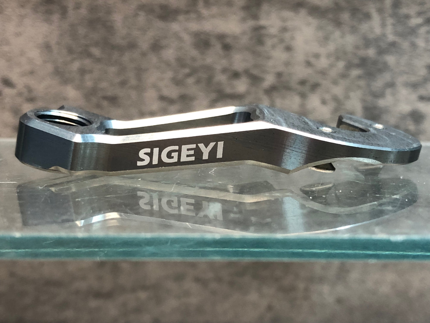 IB889 シゲイ SIGEYI TRK-QR1 ダイレクトマウントハンガー TREK Madone9対応