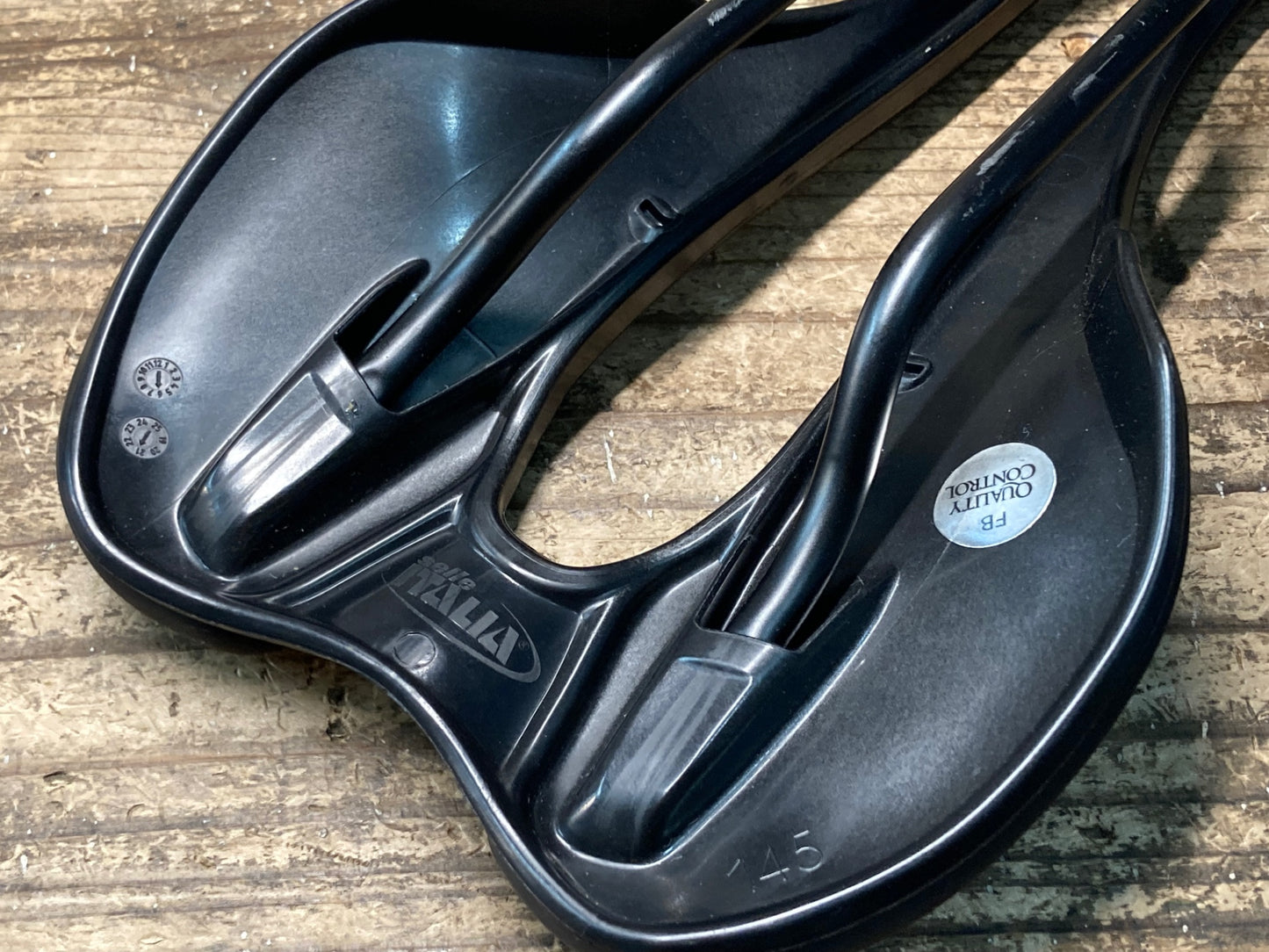 IZ340 セライタリア selle italia SLR サドル 145mm マンガネーゼレール 黒