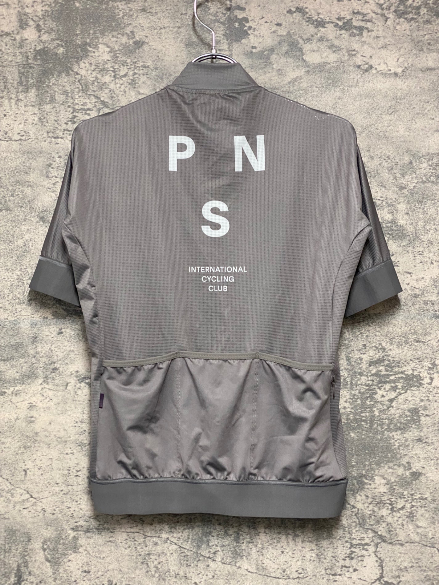 JC399 パスノーマルスタジオ Pas Normal Studios | Men's Mechanism Jersey 半袖 サイクルジャージ ミディアムグレー M