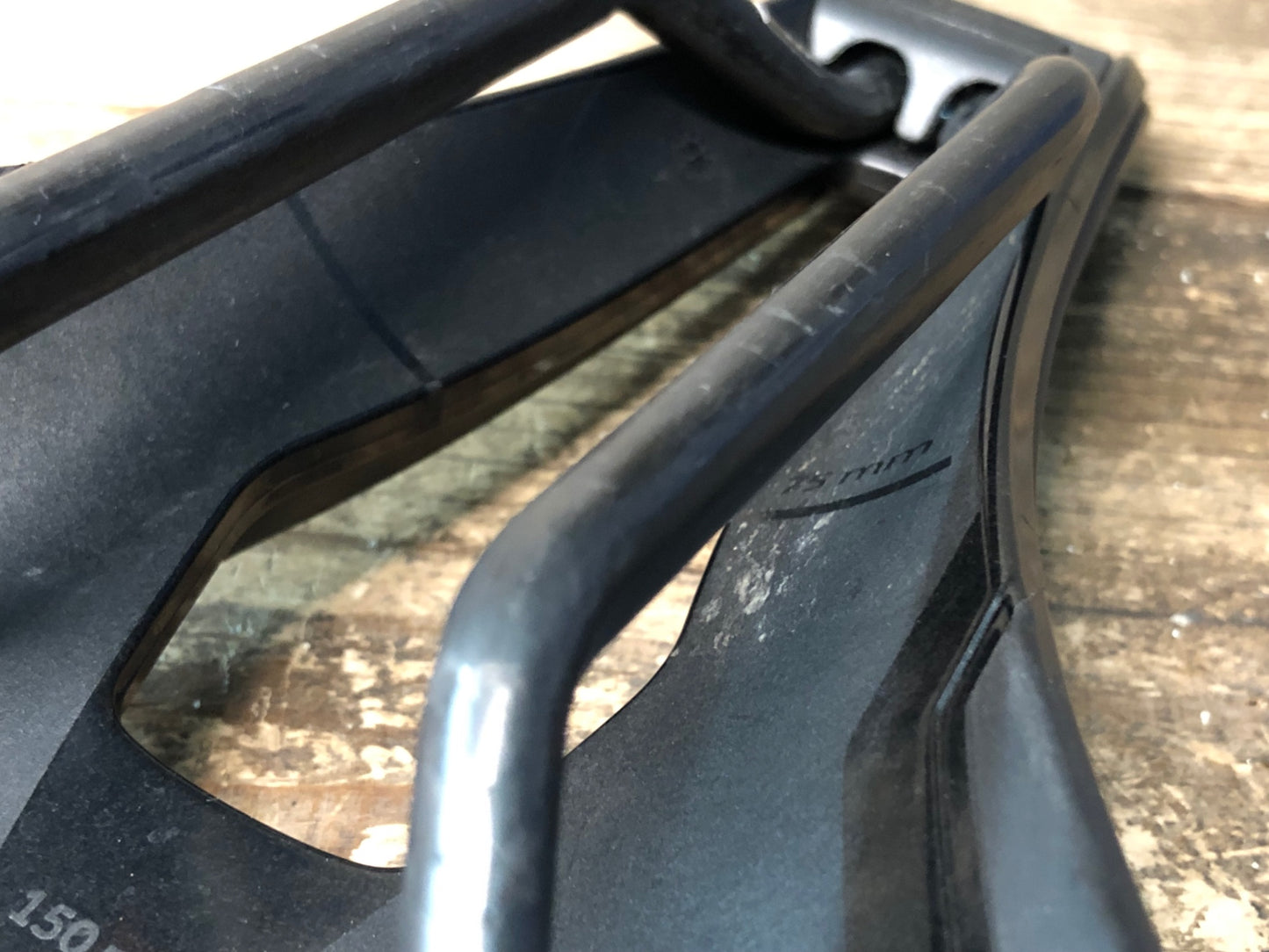 IY540 フィジーク fizik アルゴ テンポ ARGO TEMPO R1 サドル カーボンレール 150mm 黒