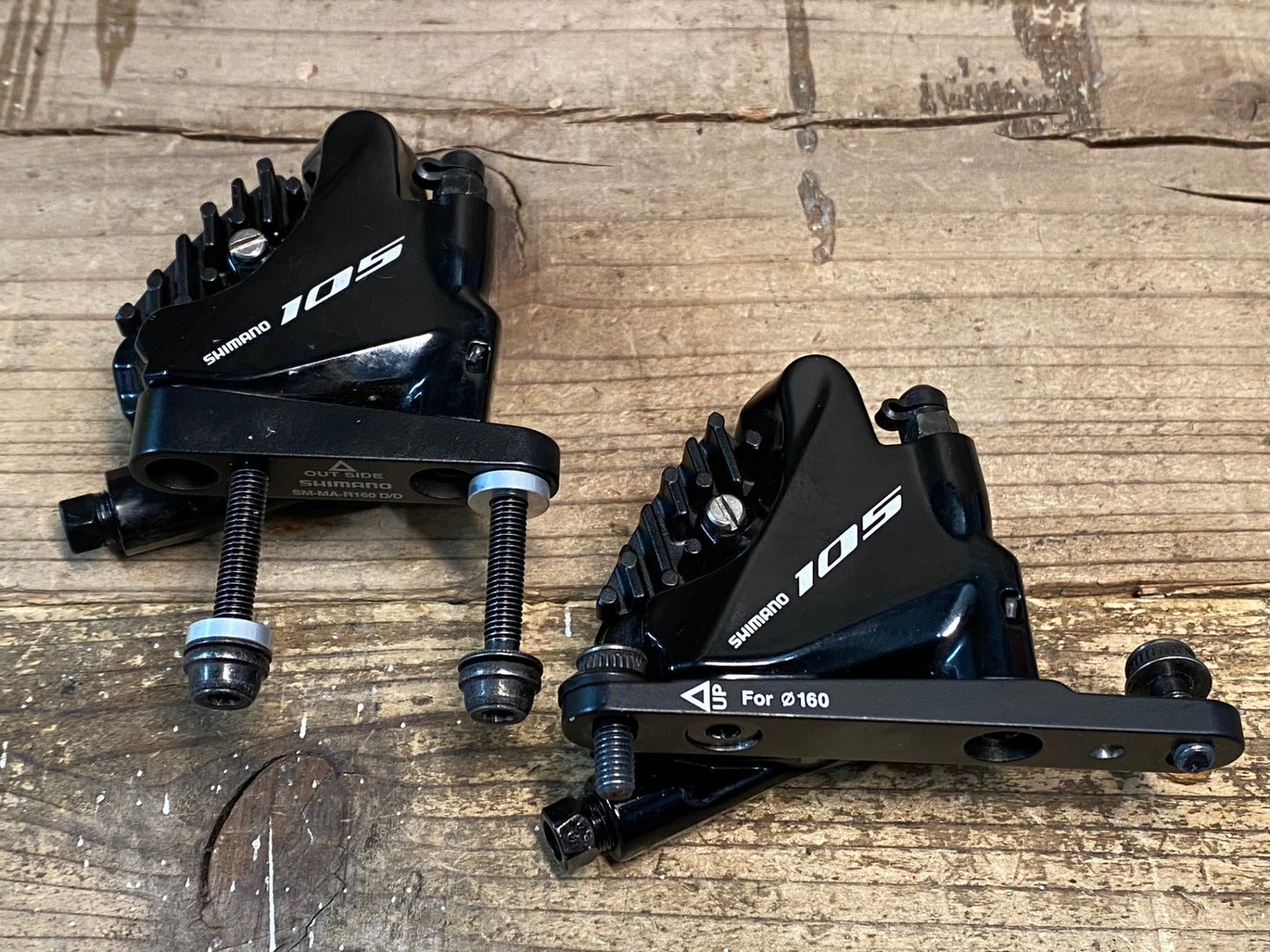 IX767 シマノ SHIMANO 105 BR-R7070 ディスクブレーキキャリパー 前後セット 油圧