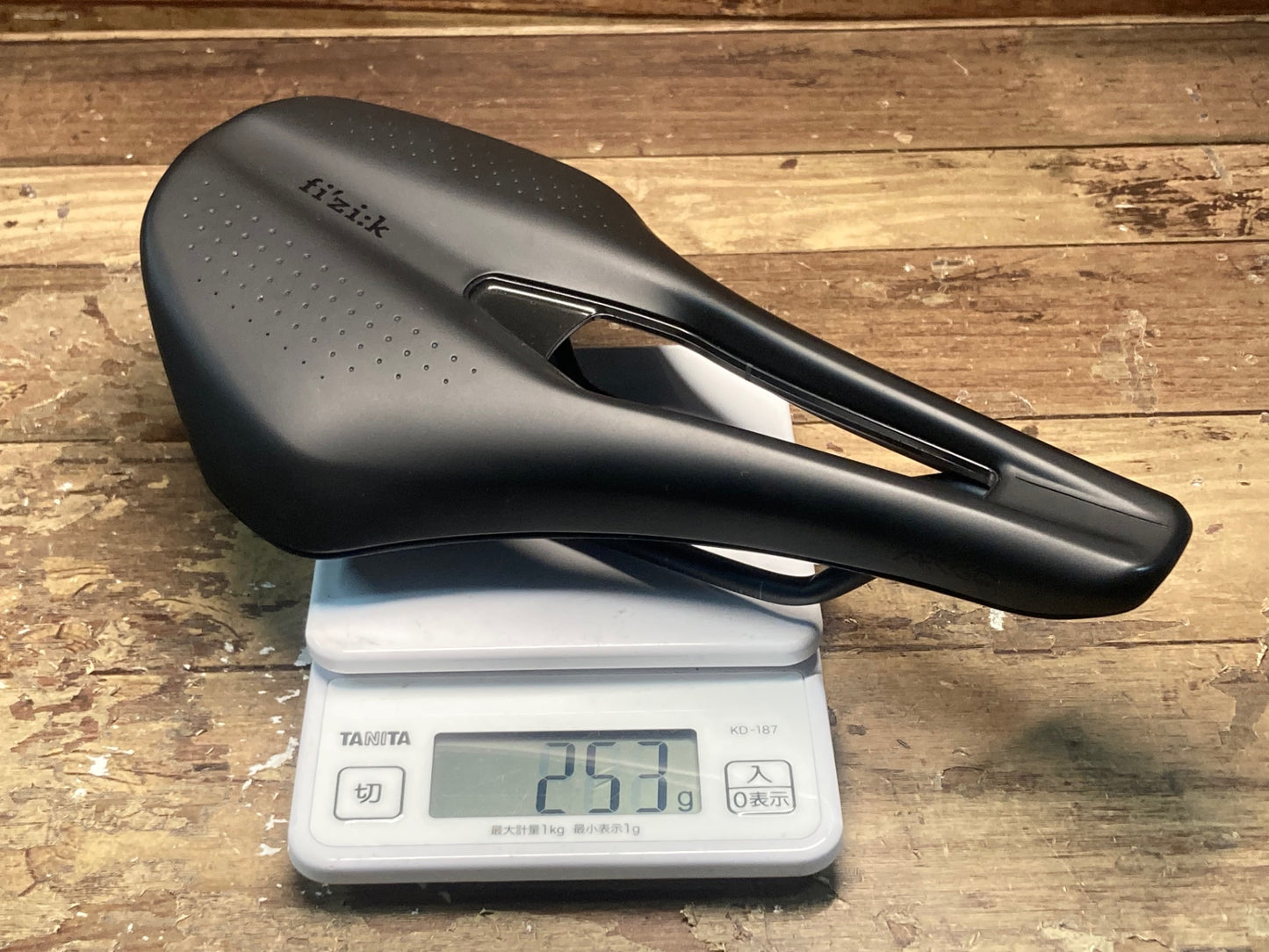 II226 フィジーク fizik TEMPO ARGO サドル 黒 150mm MANGANESEレール