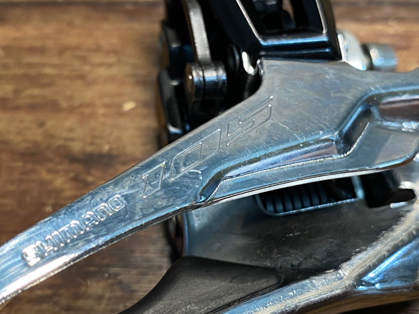 JB268 シマノ SHIMANO 105 FD-R7000 フロントディレイラー 直付