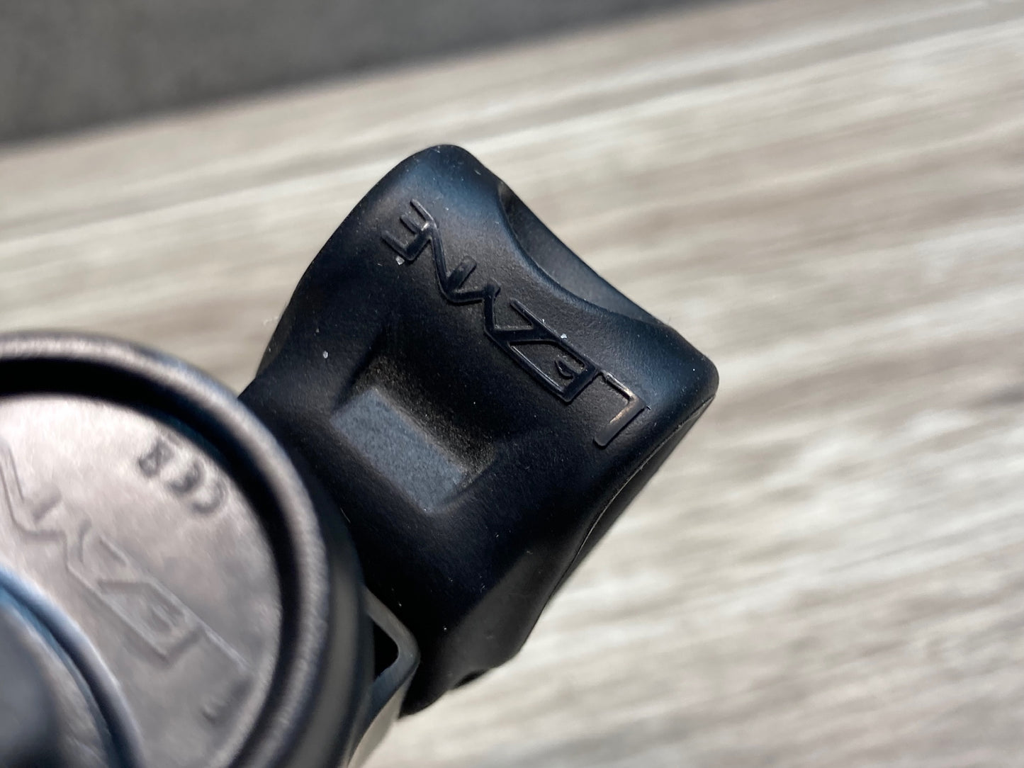 IX292 レザイン LEZYNE CLASSIC DRIVE 700 XL フロントライト 黒 点灯確認済み