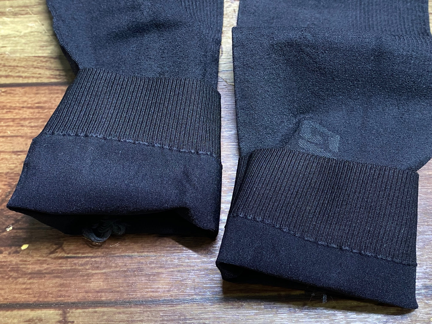 IV879 ジャイアント GIANT SEAMLESS ARM COOLER アームカバー 黒 L/XL