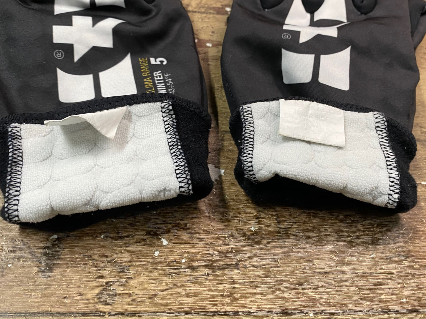 IH175 アソス assos EARLY WINTER GLOVES 長指 グローブ 黒 白 L 裏起毛