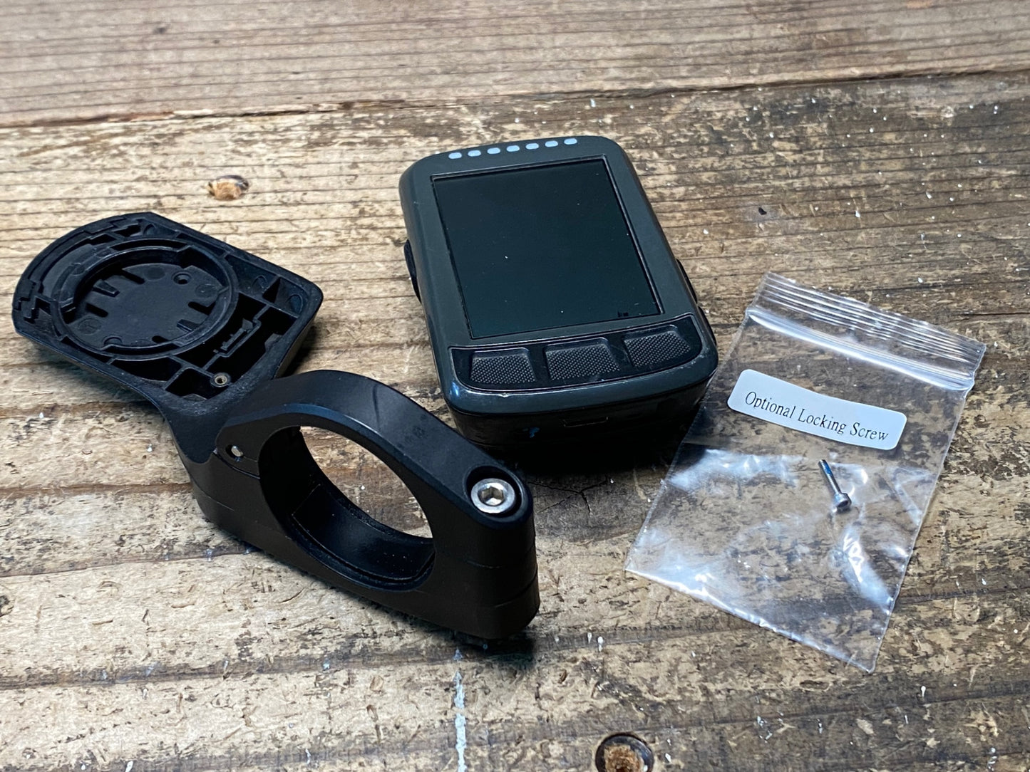 IX829 ワフー WAHOO エレメントボルト ELEMNT BOLT WFCC3 サイクルコンピューター ※充電カバー千切れ ボタン陥没 液晶一部破損