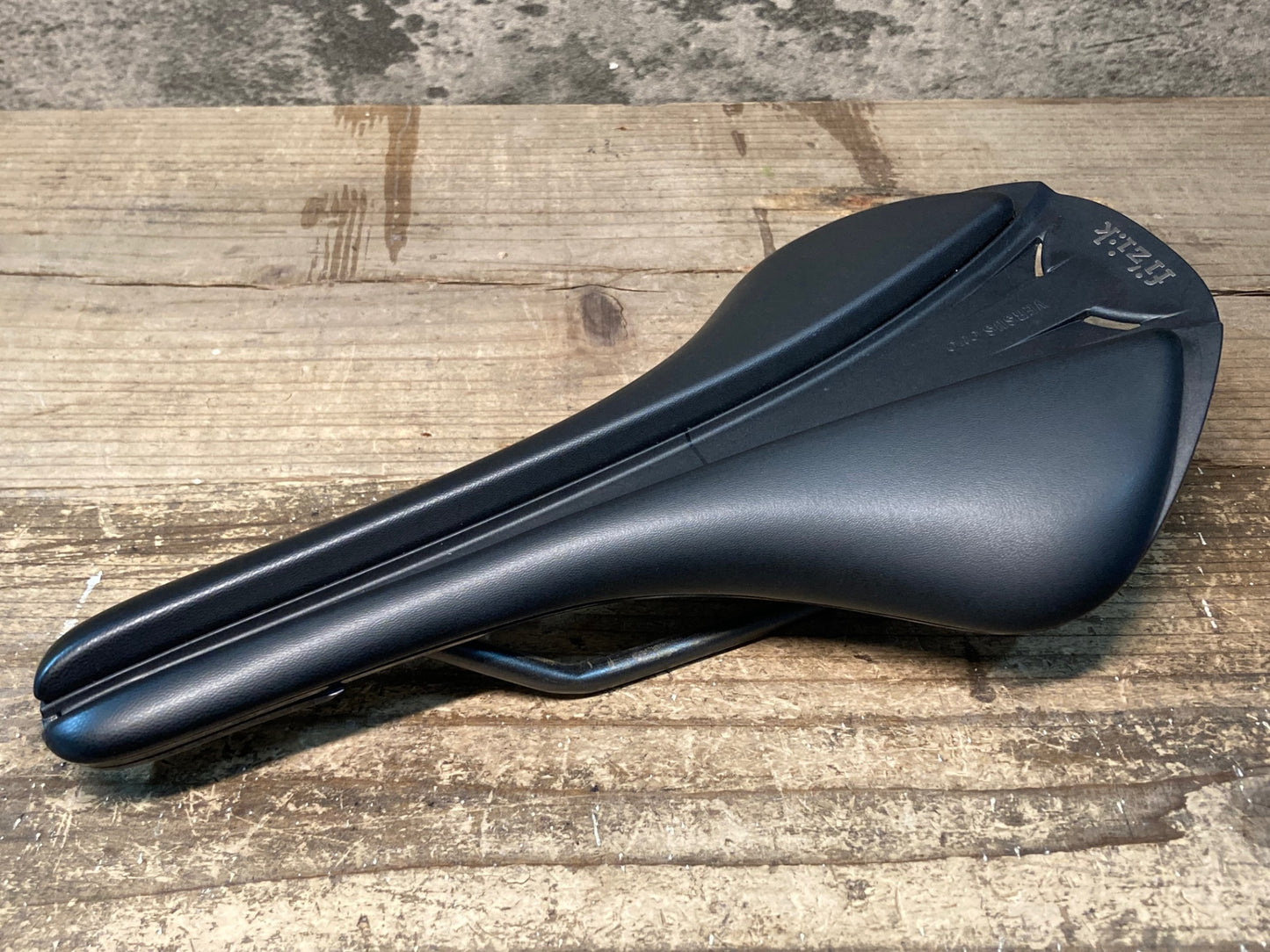 IY465 フィジーク fizik ANTARES VERSUS EVO R3 サドル 139mm kiumレール ※プレート欠品