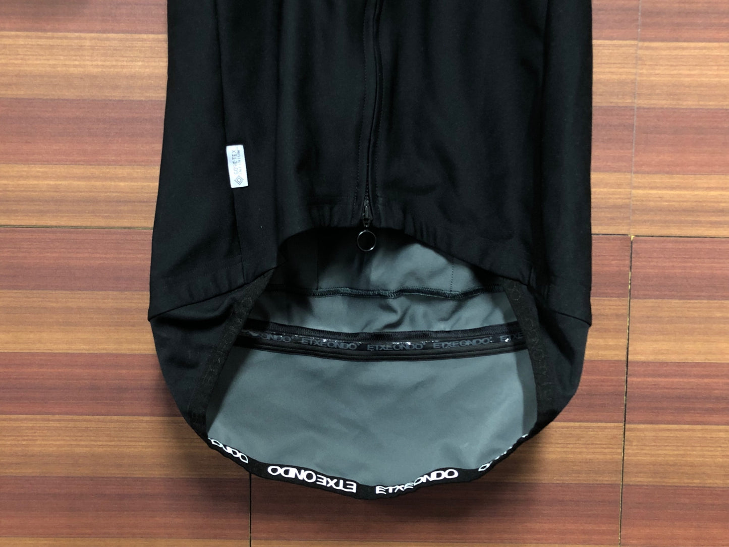 IN812 エチュオンド ETXEONDO 半袖 サイクルジャージ 黒 S GORE-TEX INFINIUM