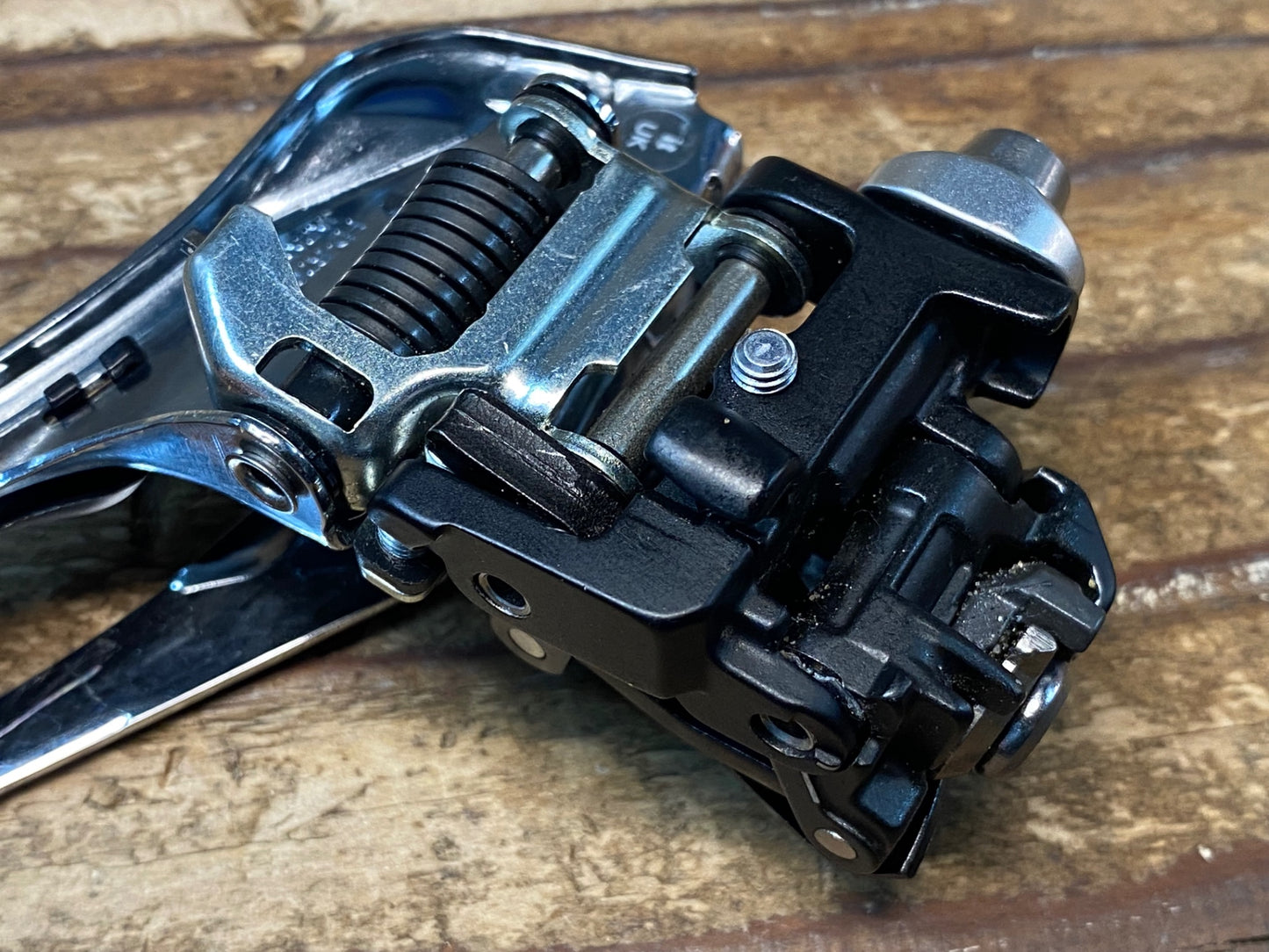 IS472 シマノ SHIMANO 105 FD-R7000 フロントディレイラー 2S 直付けタイプ