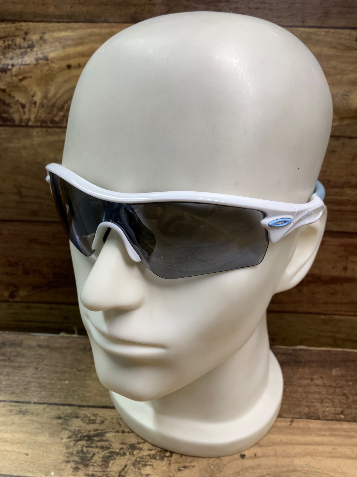 IJ356 オークリー OAKLEY レーダー RADAR サングラス アイウェア 白 水色 PHOTOGHRONICレンズ付属