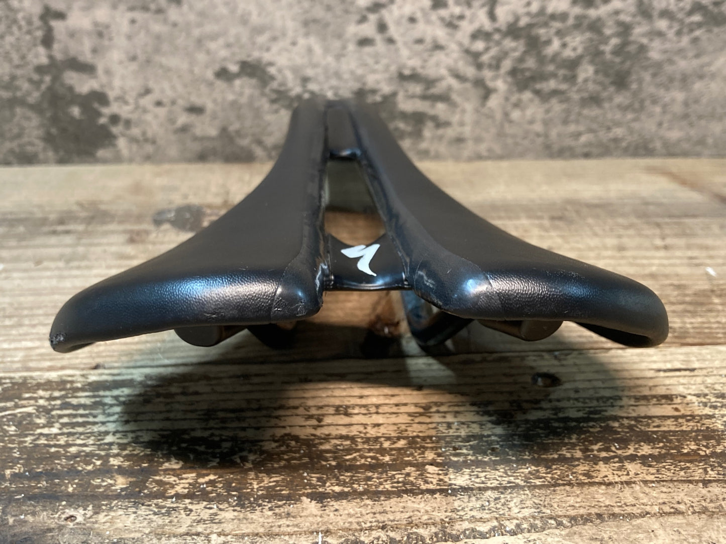 JD180 スペシャライズド SPECIALIZED ローミン ROMIN PRO サドル 黒 カーボンレール