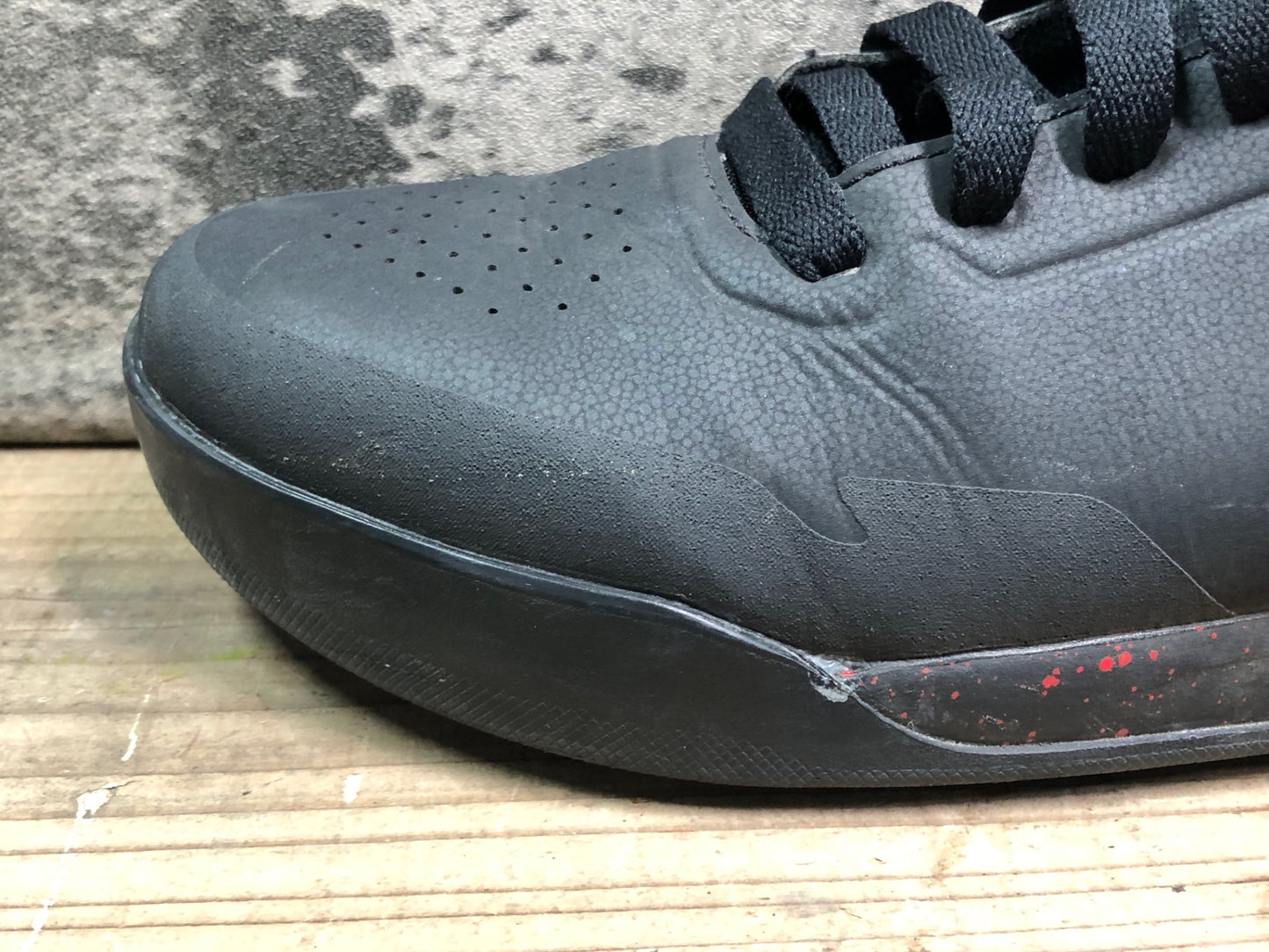 IS019 ジロ GIRO ラッチ LATCH シューズ  黒 EU42