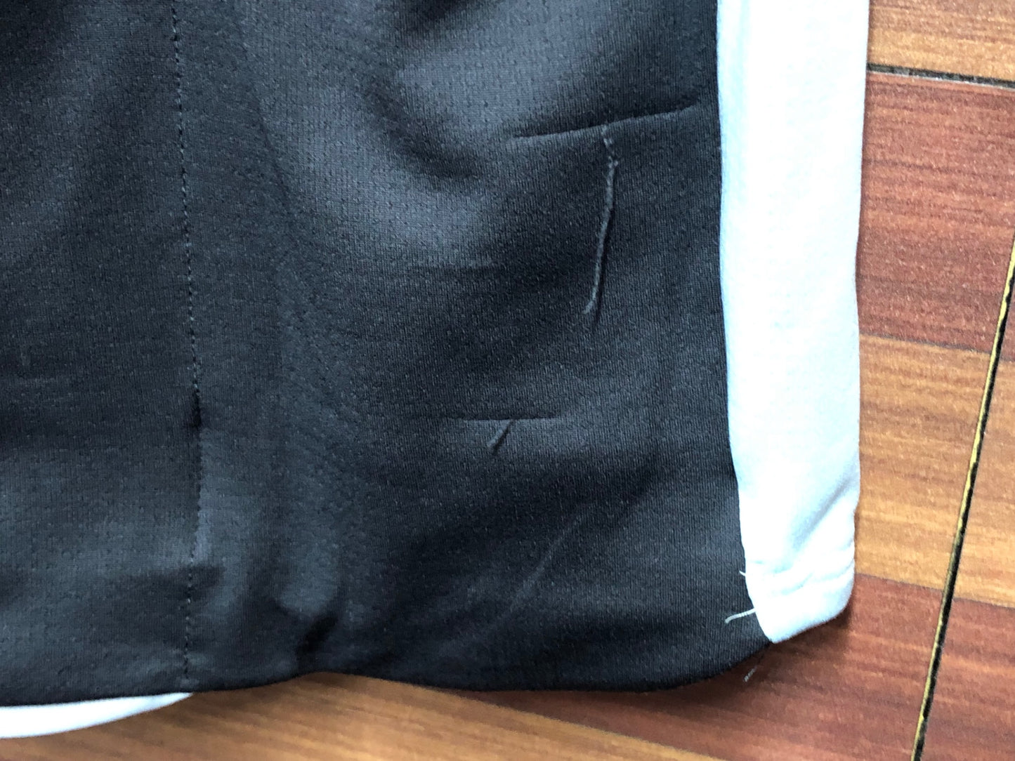 IO225 カステリ castelli 半袖サイクルジャージ 黒グレー ほつれあり