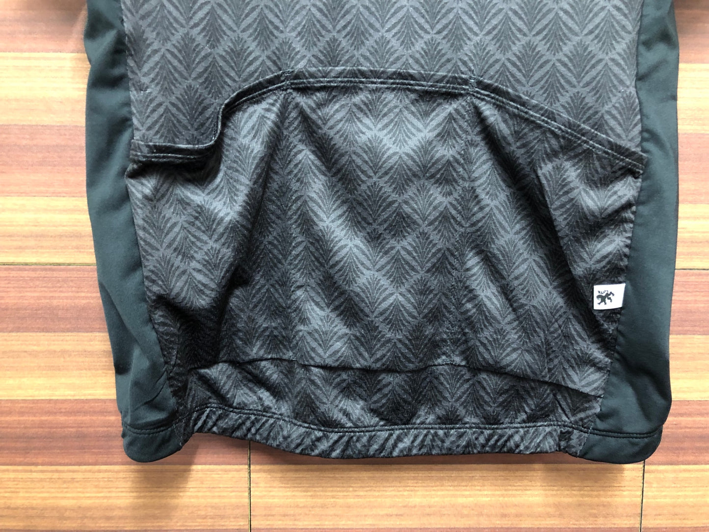 IO226 リオンドカペルミュール Lion de kapelmuur 半袖サイクルジャージ 黒 L