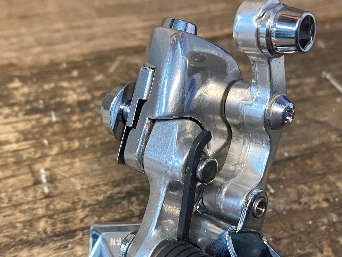 IL947 未使用 サンツアー SUNTOUR シュパーブプロ SUPERBE PRO フロントディレイラー 直付 2×7/8S