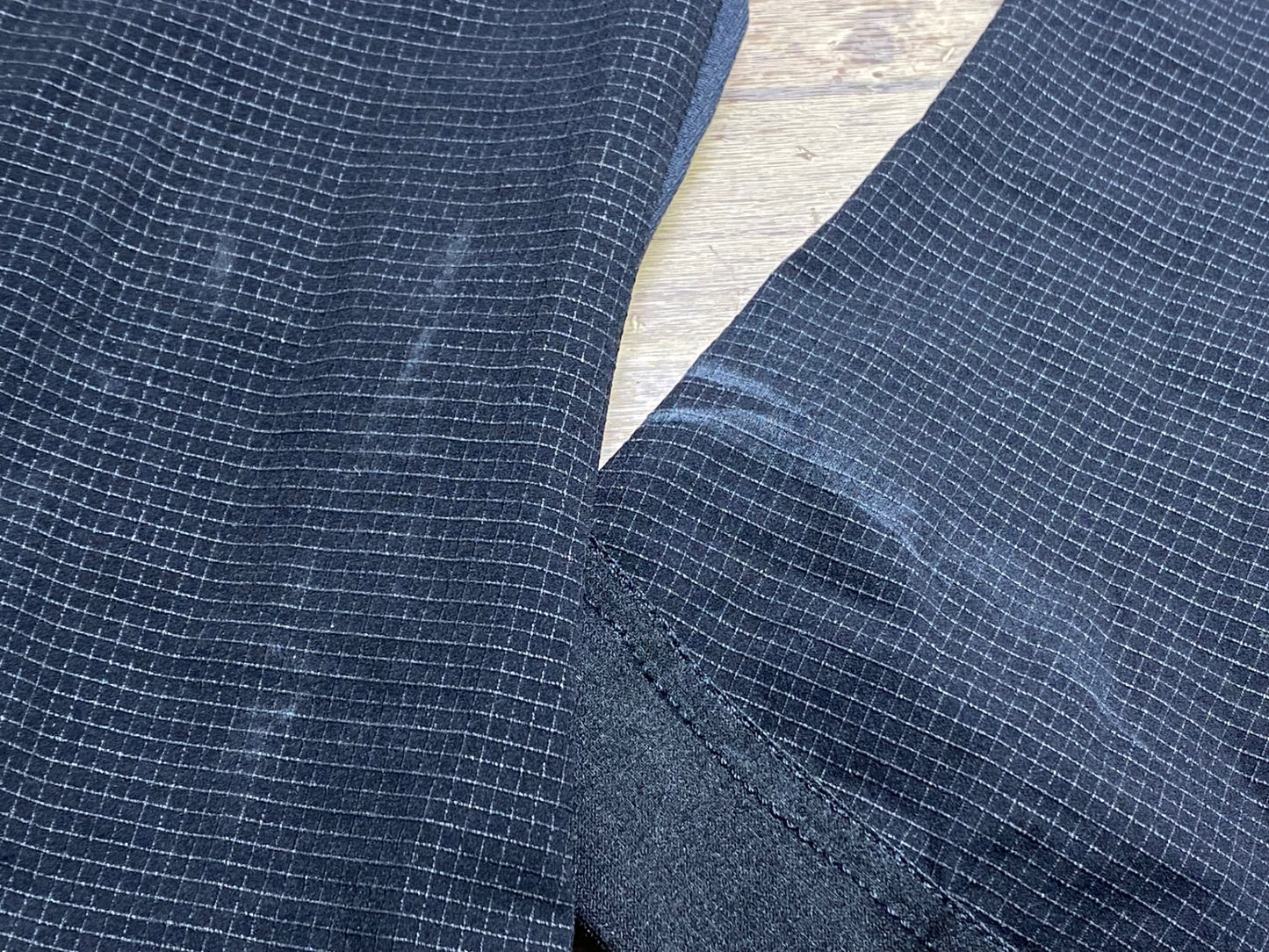 IY031 アソス Assos アームカバー 黒 ※サイズ不明