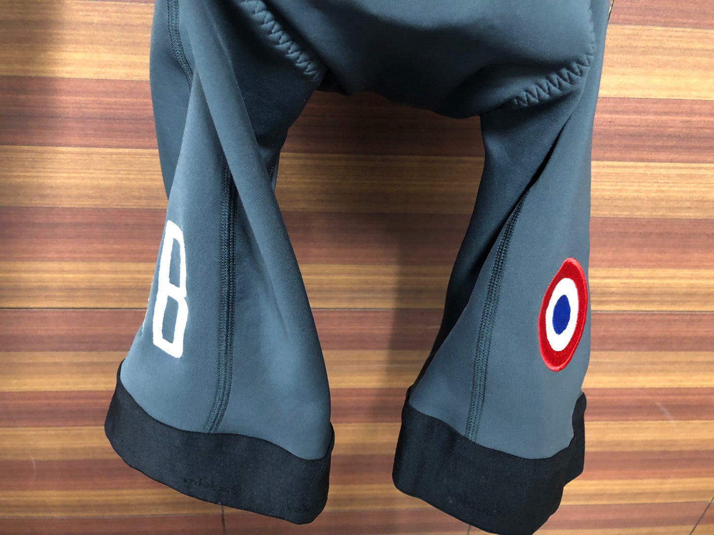 IO533 ヴェロビチ velobici MODERNIST THERMAL BIB SHORTS ビブショーツ グレー 4