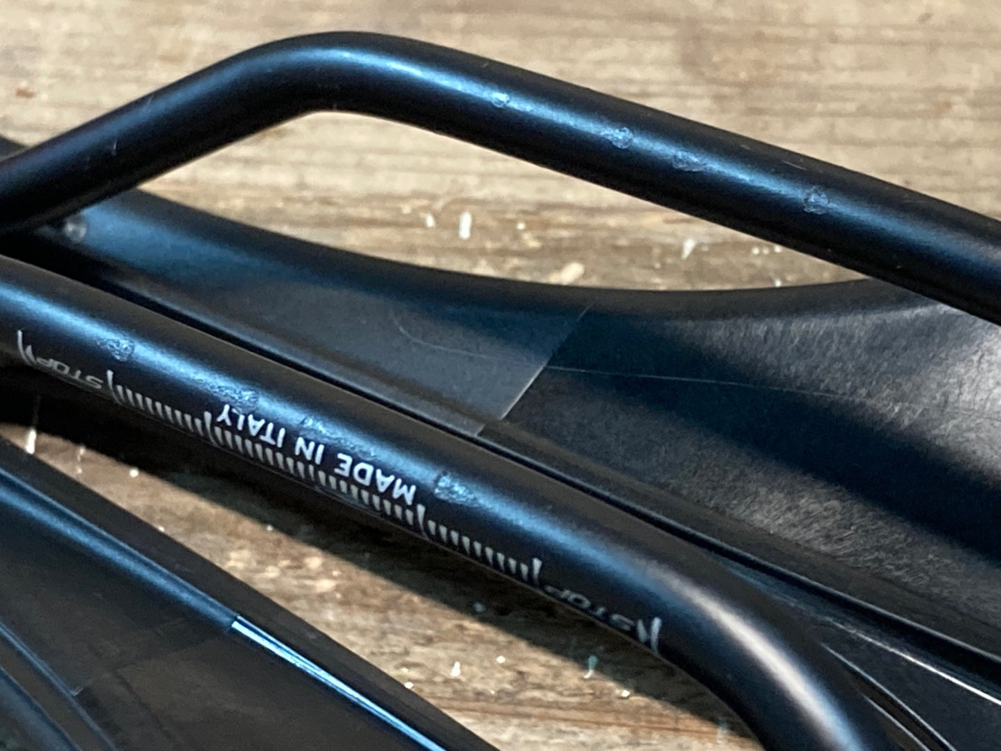 IO886 セライタリア selle ITALIA BOOST NOVUS EVO SUPERFLOW 145mm MANGANESEレール