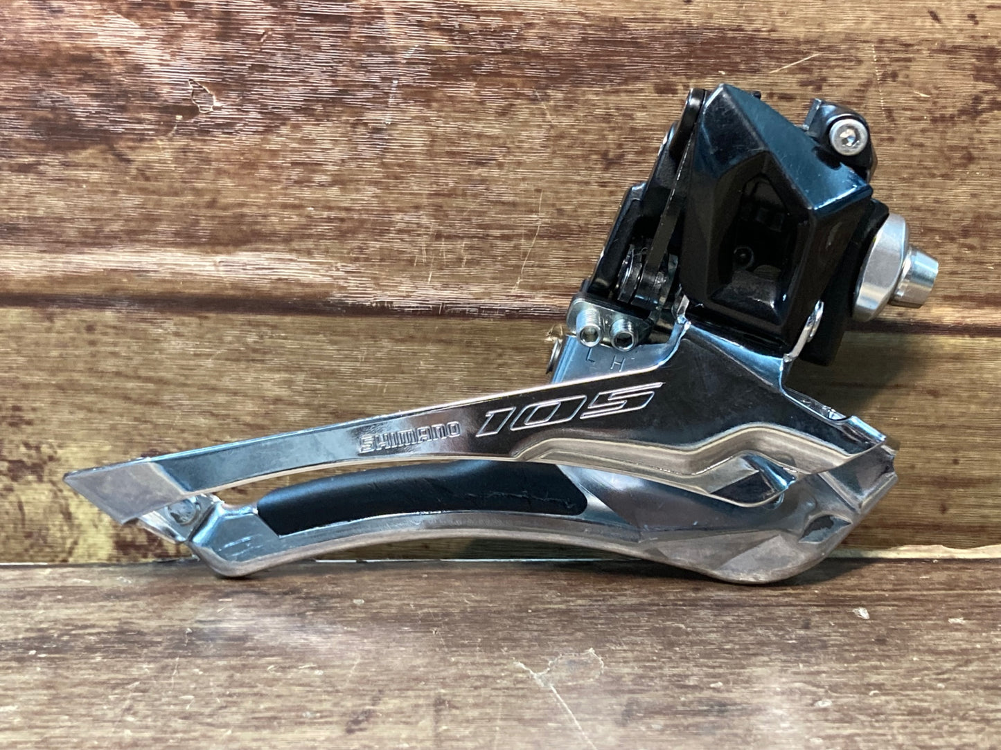 IF382 シマノ SHIMANO 105 FD-R7000 フロントディレイラー 2S 直付け 黒 クランプボルト欠品