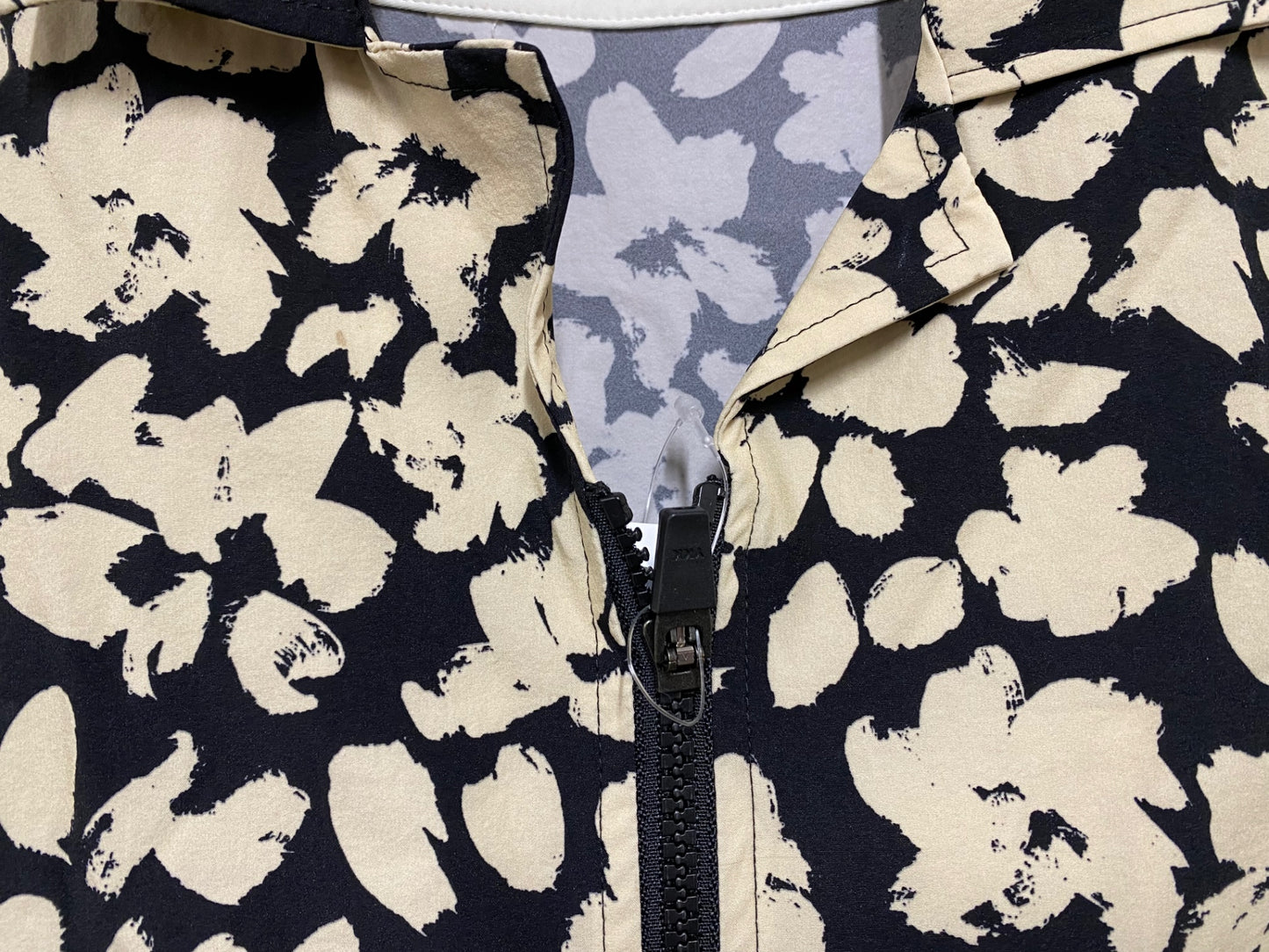 IN558 カフェドシクリステ Cafe du Cycliste LAURELINE ショートスリーブグラベルシャツ 半袖 黒 花柄 XXS