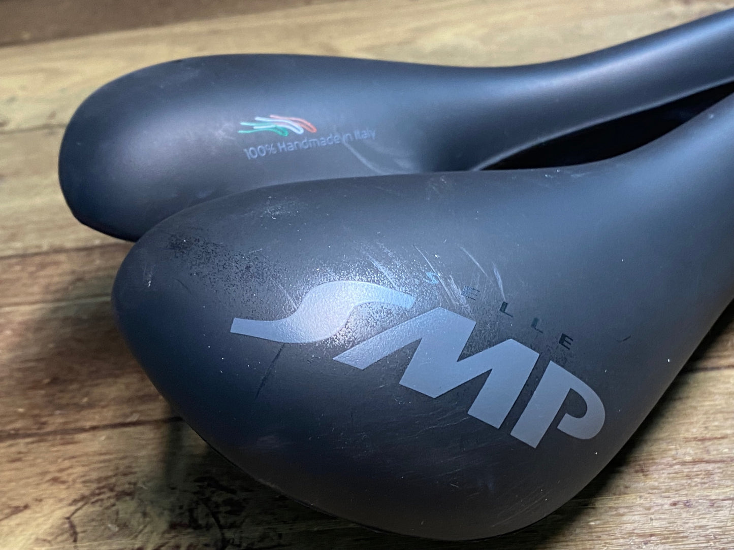 IJ183 セッレSMP Selle SMP TRK サドル スチールレール 160mm 黒 表皮擦れと光沢あり