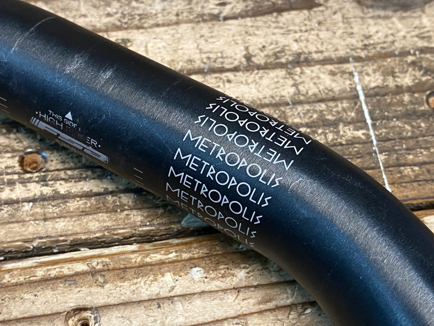IP021 FSA Metropolis Handlebar ライザーバー Φ31.8 615mm