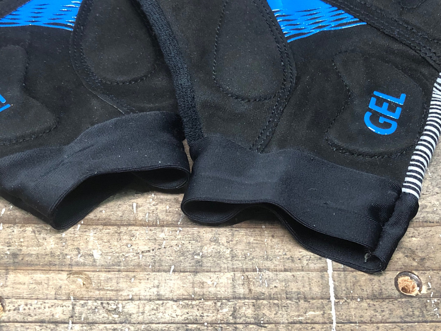 IP790 シマノ SHIMANO 指切りグローブ 黒 M パッド付