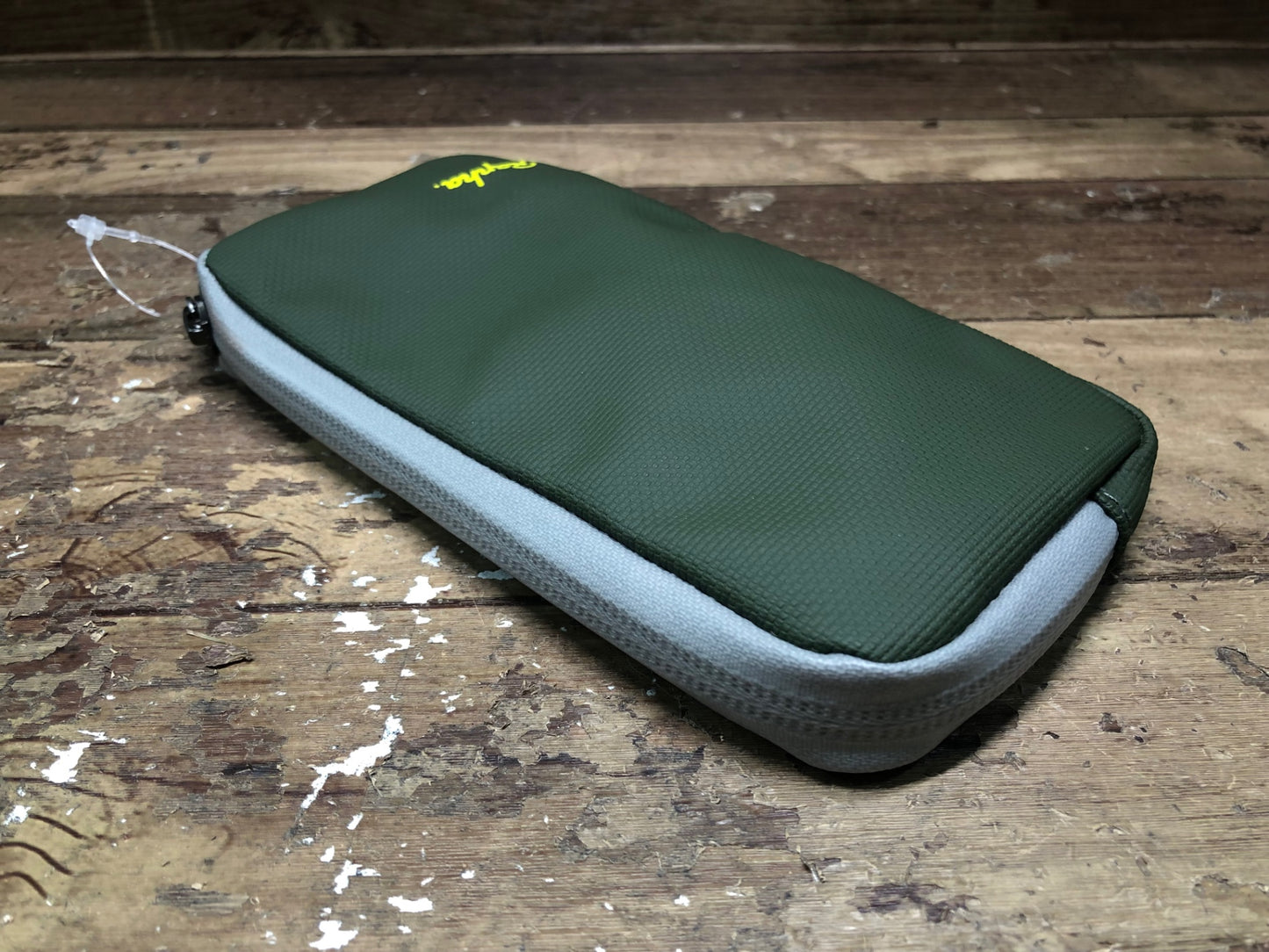 IK395 ラファ Rapha RAINPROOF ESSENTIALS CASE LARGE ポーチ オリーブ