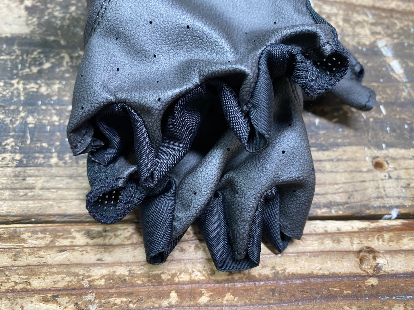 JB083 リオンドカペルミュール Lion de KAPELMUUR 指切り グローブ 黒 XS