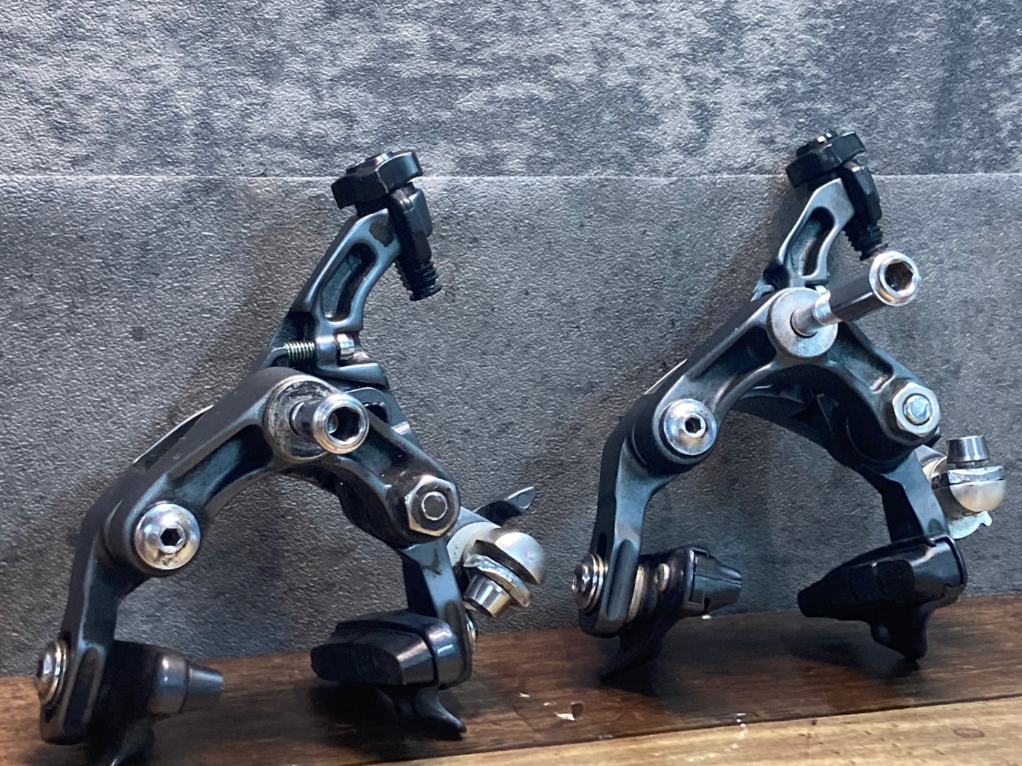 IN235 シマノ SHIMANO アルテグラ BR-6800 キャリパーブレーキ 前後セット