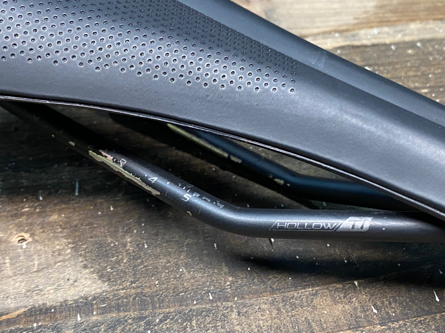 IP411 スペシャライズド SPECIALIZED トゥーペ Toupe Sport サドル 黒 143mm HOLLOW Ti